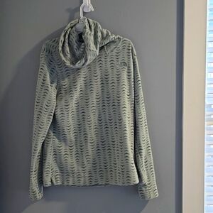 The North Face Dusty Mauve Glacier Fleece.